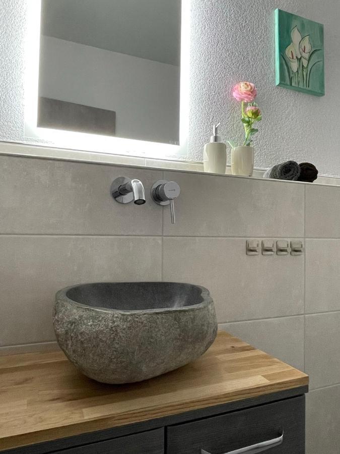 Am Weinberg - Stilvoll, Ruhig, Zum Wohlfuehlen Apartment Pfaffenweiler Ngoại thất bức ảnh